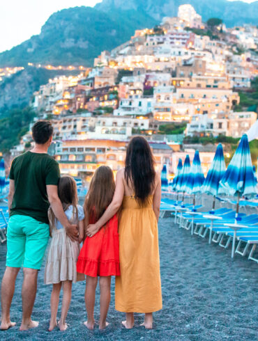 How To Travel The World With a Family In 2023
