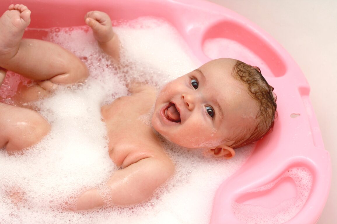 Non-Toxic Baby Bath Time Products for a Happy and Healthy Baby