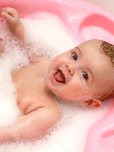 Non-Toxic Baby Bath Time Products for a Happy and Healthy Baby