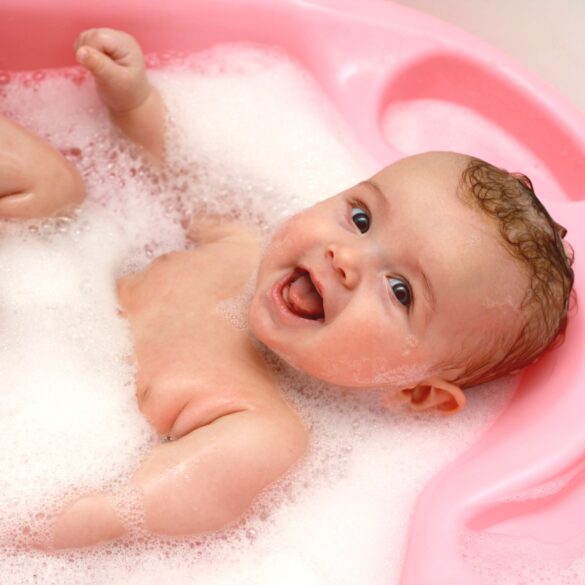 Non-Toxic Baby Bath Time Products for a Happy and Healthy Baby